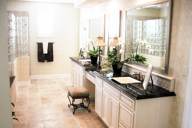 Home Decor Basics: Extravagant Bathrooms