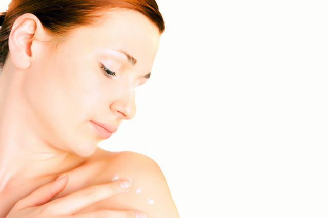 Skincare 101: The Importance of a Moisturizer in Our Beauty Routine, beauty, skin care, tips, advice, how to, skin type, how to pick, oily, dry skin, combination, normal, modern chic magazine