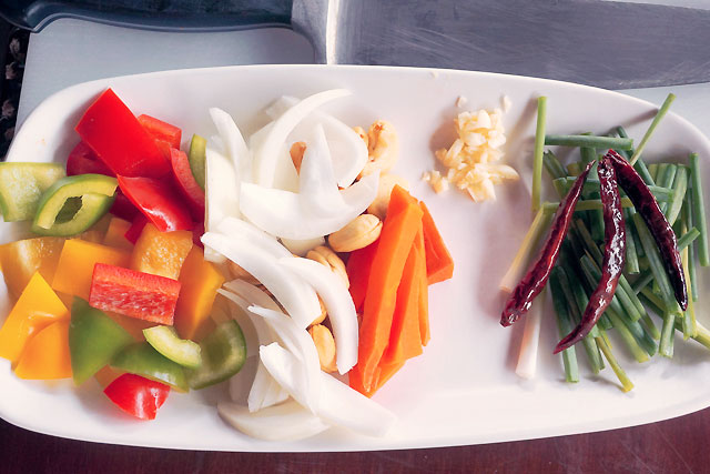 Beginner's, guide, thai, cuisine, food, thailand, travel, foodie, food journal, pad thai, kuay tiew, tom yum, cooking