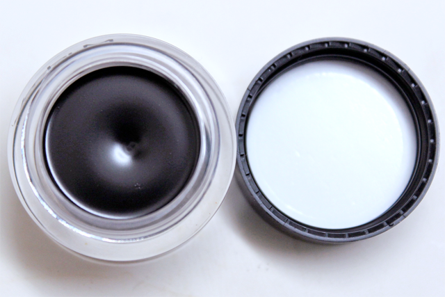 smudgeproof catwalk gel eyeliner, mustaev, review, beauty, beauty products, cosmetics, bblogger, bellashoot, swatches, demos, eyeshadows, mua, lipstick, eyeliner, makeup brushes, korean