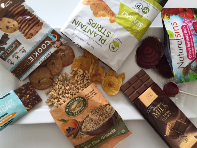 love with food, deluxe box, organic, all-natural, snacks, subscription services, food subscription services, foodie, healthy, fitfam, child hunger, monthly subscription boxes