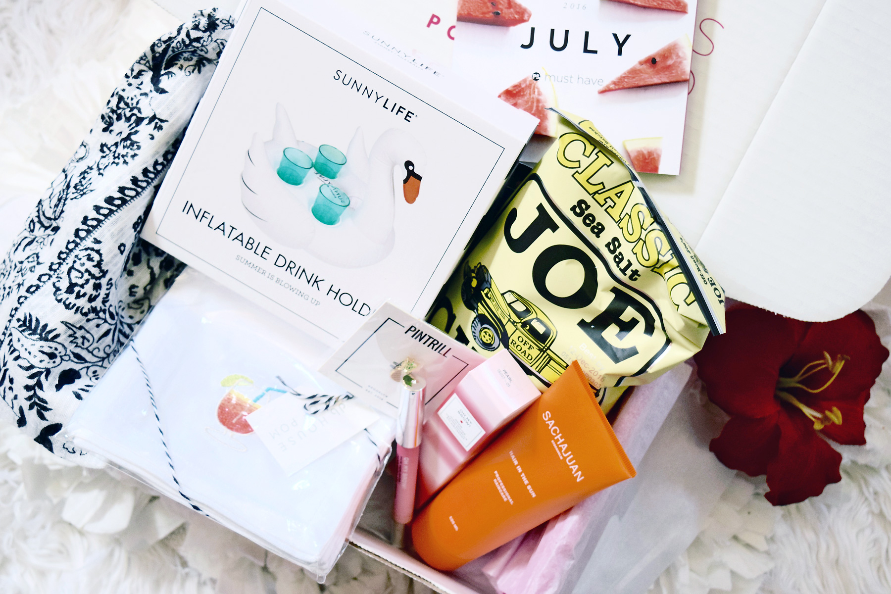 popsugar, shopstyle, shopsense, food, foodie, lifestyle, subscription service, beauty subscription serviice, brows, chips, hair care, inflatables, coasters, emoji, beauty, fashion, scarf, blog, love