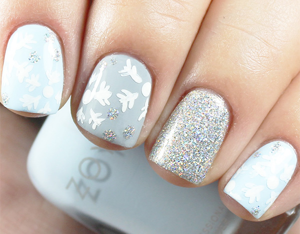 holiday, holiday nail art, reindeer, snowflake, glitter, glam, nail tutorial, festive, nail design, nail polish, glisten and glow, zoya, kbs, nail polishs, nail addict, Nail Look book, beauty, lifestyle, pinterest, nail art, modernchicmag.com, Modern Chic Magazine, Modern Chic