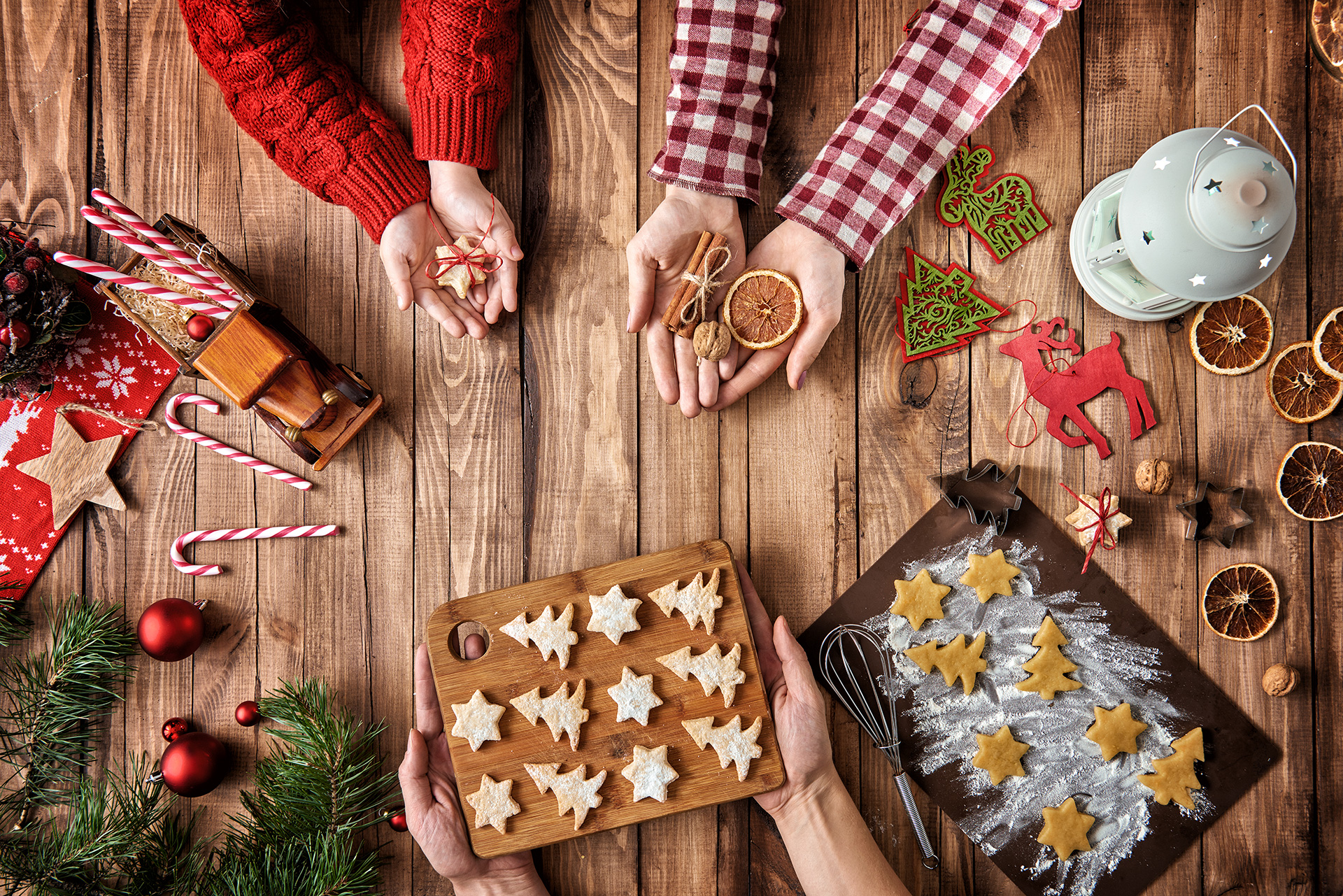 family, holiday, holiday traditions, how to, tips, Christmas, family bonding, lifestyle, baking, gifts, modern chic, baking,
