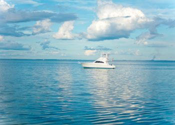4 Tips to Look Fashionable & Stay Safe When Sailing, tips, fashion, sailing, bloggers, modern chic magazine