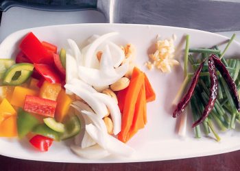 Beginner's, guide, thai, cuisine, food, thailand, travel, foodie, food journal, pad thai, kuay tiew, tom yum, cooking