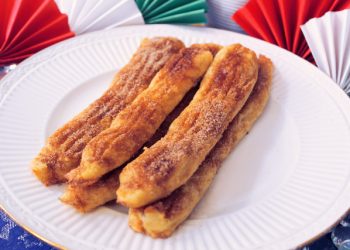 cinco de mayo, recipe, churros, mexico, latin america, sweets, dessert, foodie, cooking, baking, pinterest, party, celebration, mexican, food, recipe