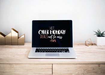 Cyber monday, deals, shopping, retail, buys, black friday, beauty, lifestyle, fashion, christmas, stores, cyber monday deals, online shopping, blogger, shopping tips, how to, hot cyber monday deals