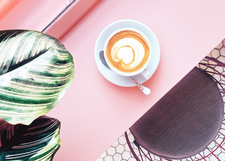 blogger, editor, advice, mental health, social media, deal with social media, Instagram, life advice, influencer, girlboss, how to deal, editor chat, self-love, self care, me time, relaxation, stress,