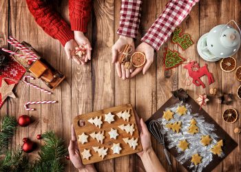 family, holiday, holiday traditions, how to, tips, Christmas, family bonding, lifestyle, baking, gifts, modern chic, baking,